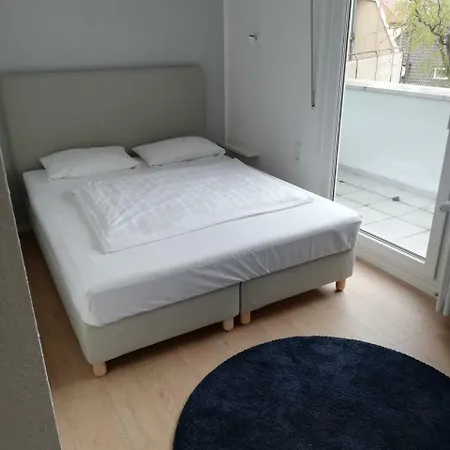 Und Centrum 3*